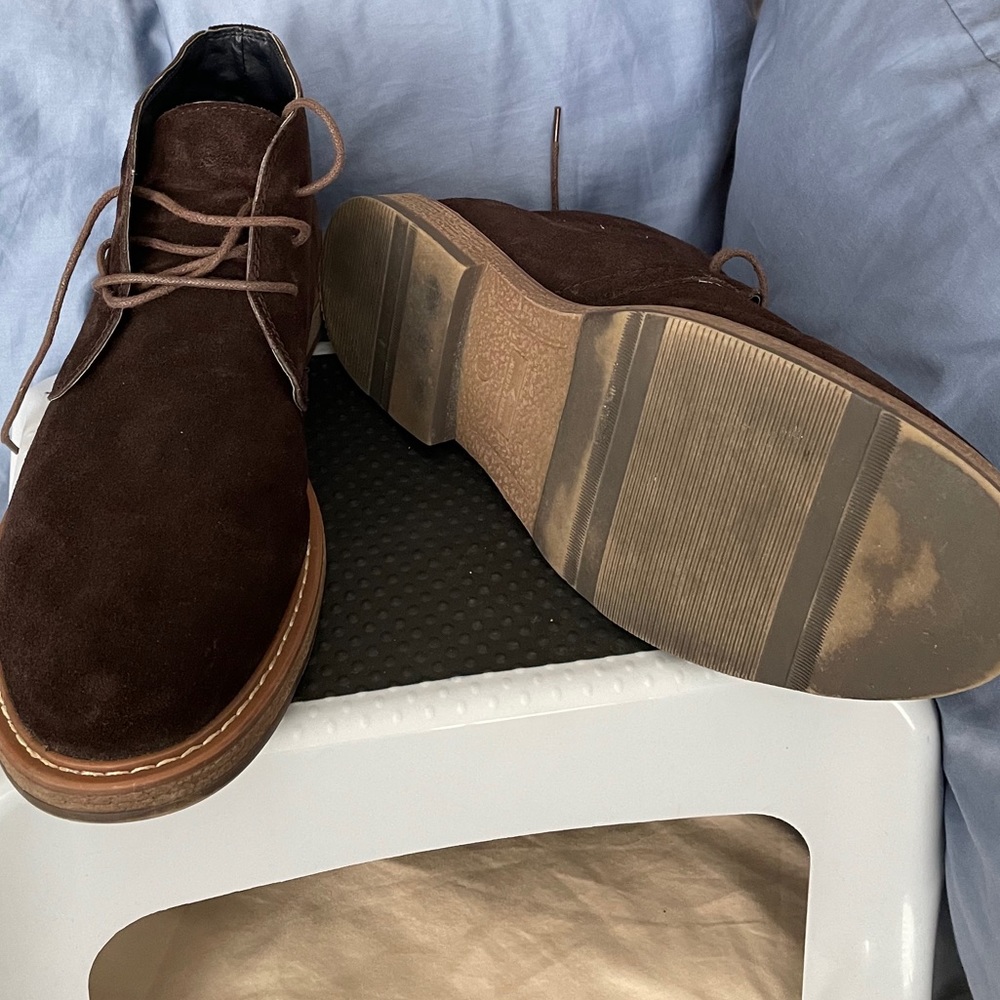 3pr for $100 of very good condition chukka boots. Still have box. Size 11.